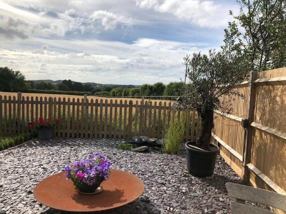 Self Contained Garden Studio With Stunning Views Sissinghurst Eksteriør billede